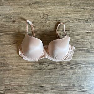 Victoria’s Secret Body by Victoria lined demi bra tan